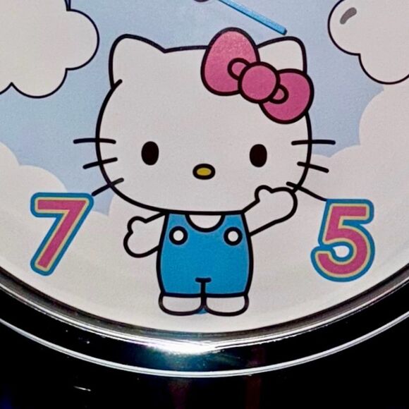 Hello Kitty & Friends Cinnamoroll Metallic Blue Table Top Analog Clock by Sanrio - Picture 4 of 8